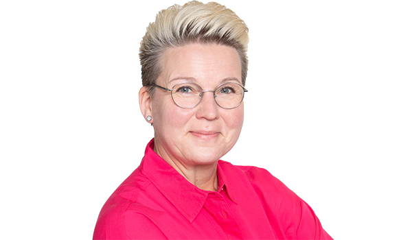 "Rastor on hyvä yhdistämään yrityksen tarpeet ja työn vaatimukset käytännönläheiseksi koulutukseksi." Palvelutuotannon johtaja Annika Tapio, Fintraffic Raide Oy Palvelutuotannon johtaja Annika Tapio, Fintraffic Raide Oy