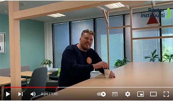Samuli Karjula kertoo videolla, kuinka työssä oppiminen toimii oikeasti. Youtube: Koulutus antoi oppeja ja vinkkejä suoraan käytännön työhön.